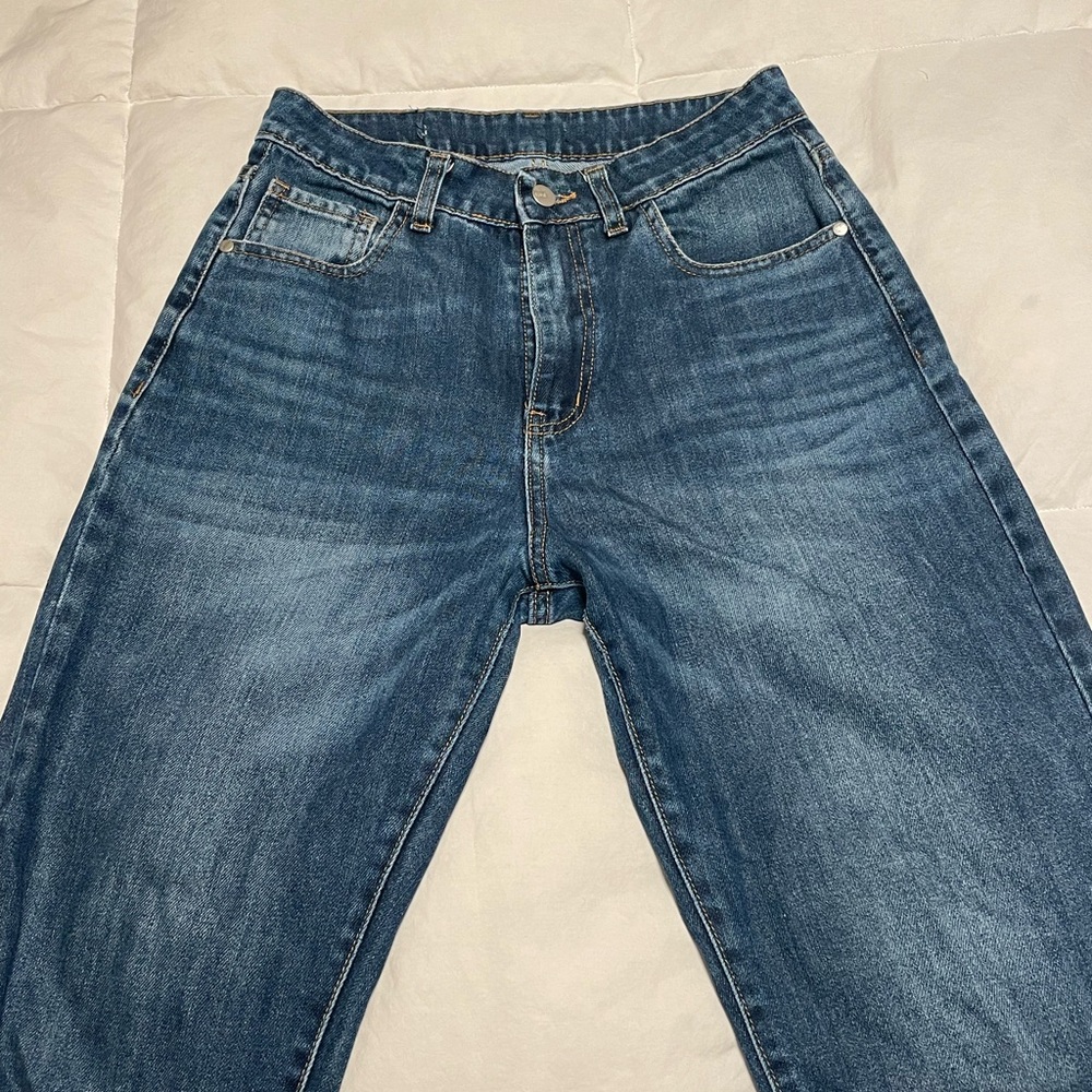 DAZI blue jeans. Size 8.